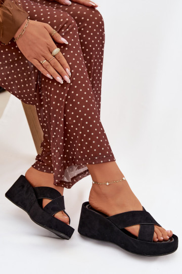 Zwarte damesplatformslippers van kunstsuède „Calorine"