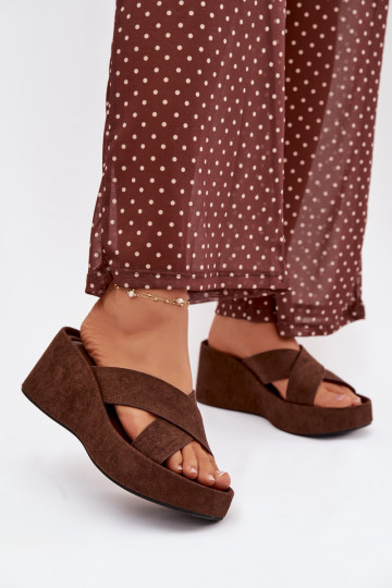 Chaussons pour femmes plateforme en daim synthétique „Calorine“ couleur chocolat 2