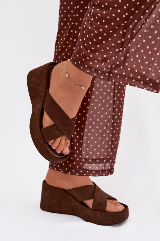 Pantoufles pour femmes Sur un coinen daim écologiqueu CzekoladoÀe Calorine