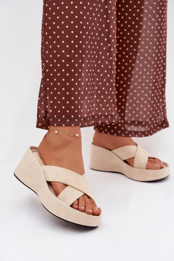 Zandkleurige damesplatformslippers van kunstsuède „Calorine"