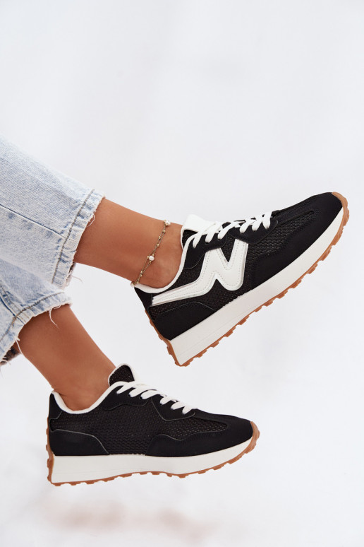 Turnschuhe Feminin mit einer Plattform schZuarze Farbe Janelora