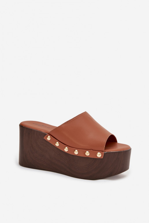 Damespantoffels Op de INig met klinknagels bruine kleur Het heeftreline