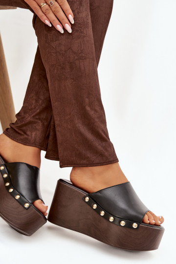 Chaussons pour femmes à plateforme avec clous de couleur noire Taireline