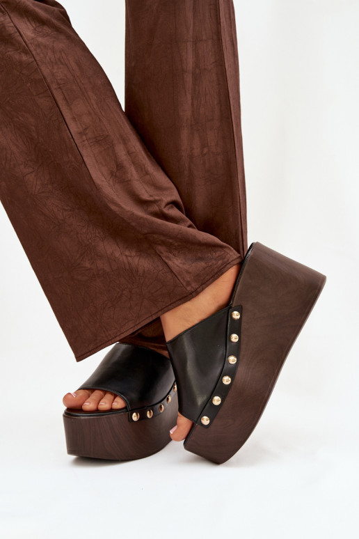 Chaussons pour femmes à plateforme avec clous de couleur noire Taireline