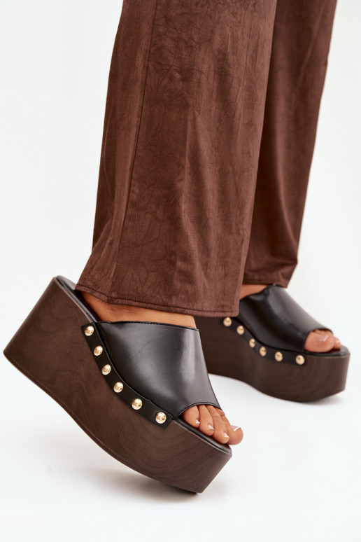 Chaussons pour femmes à plateforme avec clous de couleur noire Taireline