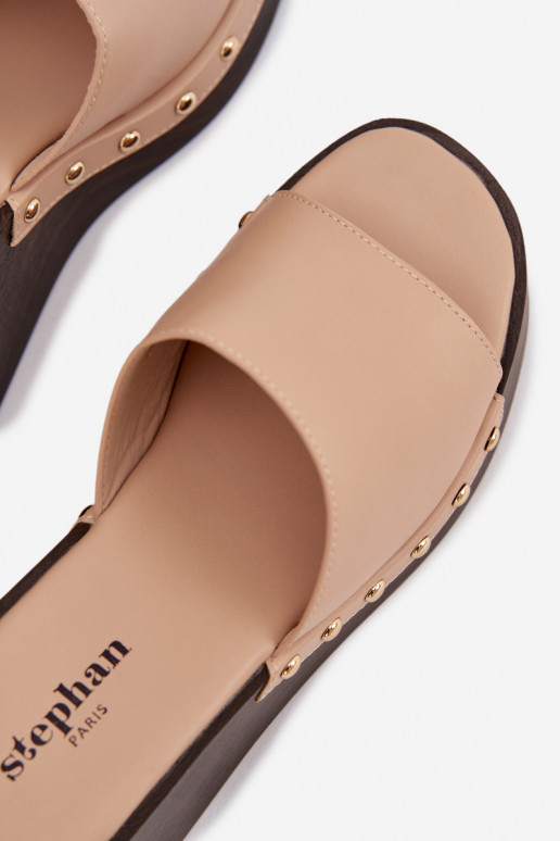 Dames slippers op platform met gouden studs in zandkleur Arionne