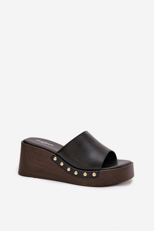 Dames slippers op platform met gouden studs in zwarte kleur Arionne