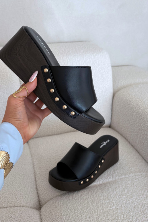 Damenflip-Flops mit Plattform und goldenen Nieten in Schwarz Arionne