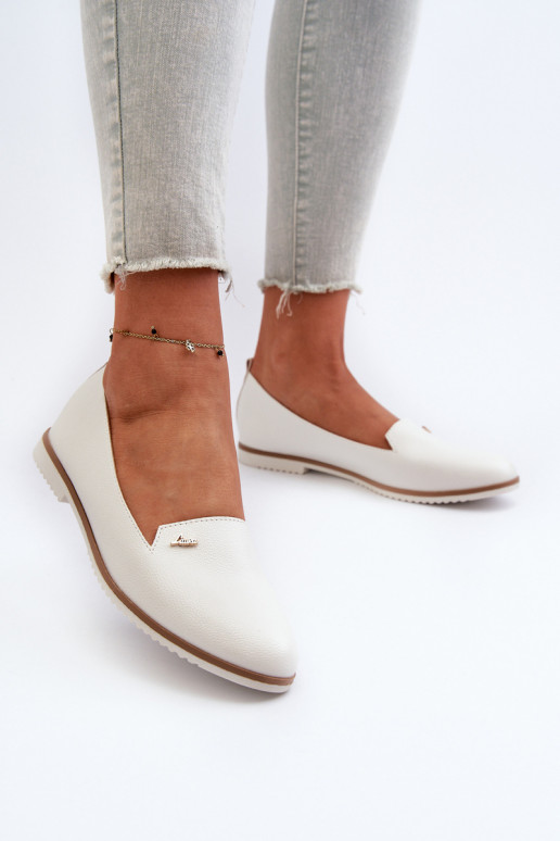 Mocassins avec des talons larges Féminin couleur blanche Enzla