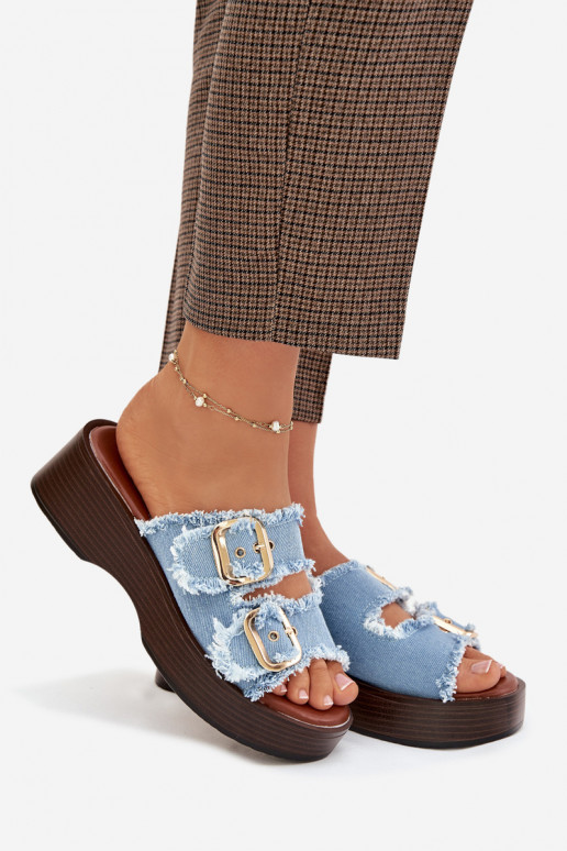 Damespantoffels met platform in goudkleur met blauwe gespen