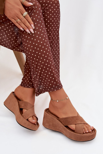 Bruine damesplatformslippers van kunstsuède „Calorine"