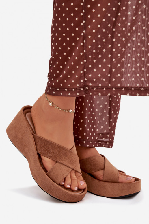 Chaussons pour femmes plateforme en daim synthétique „Calorine“ couleur marron