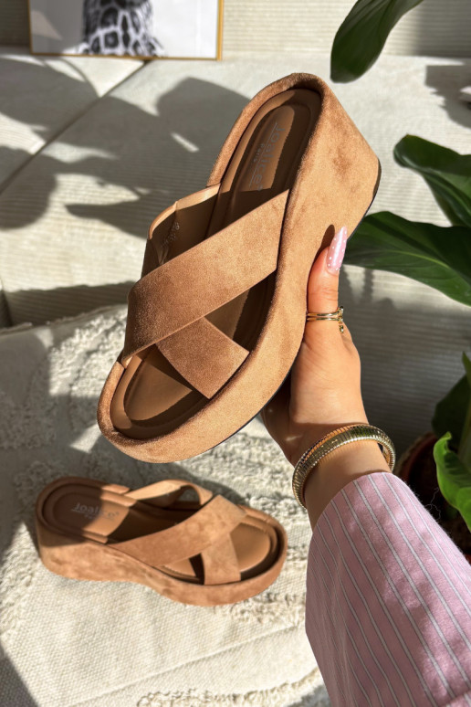 Bruine damesplatformslippers van kunstsuède „Calorine"