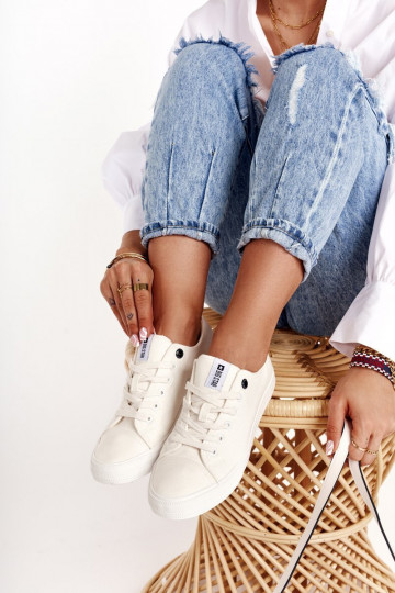 Le bas des femmes chaussures décontractées Big Star DD274451 couleur blanche