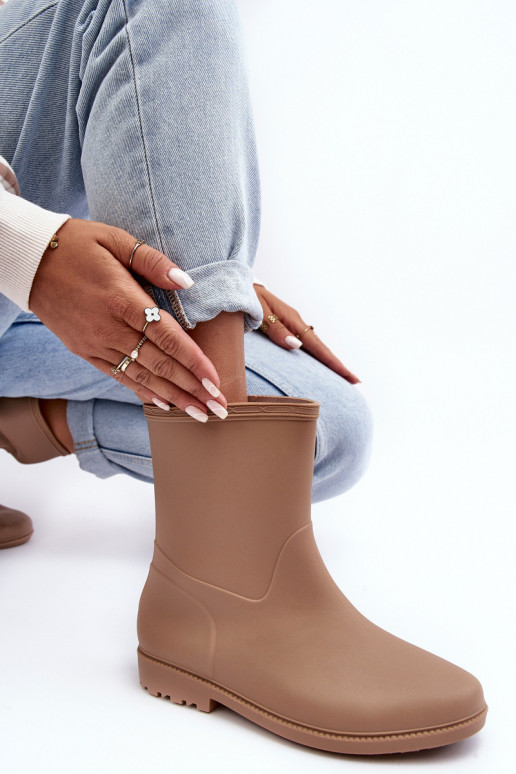 Modèle classique Féminin Un modèle convaincant Bottes en caoutchouc beige Solihia