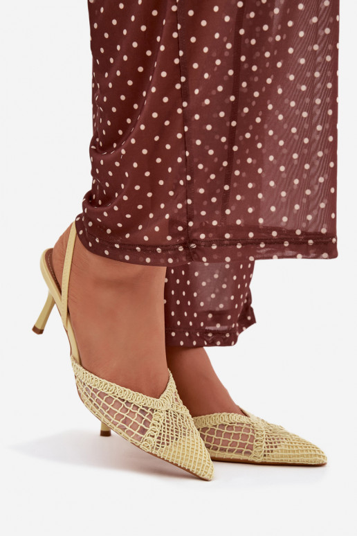 Sandales „Hanelis“ couleur jaune avec éléments ajourés et talons fins