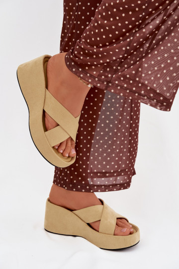 Chaussons pour femmes plateforme en daim synthétique „Calorine“ couleur jaune