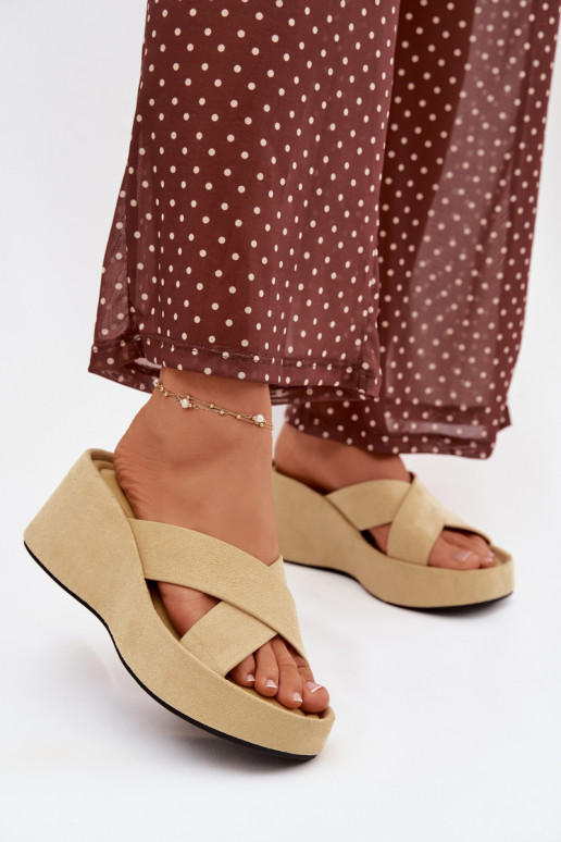 Chaussons pour femmes plateforme en daim synthétique „Calorine“ couleur jaune