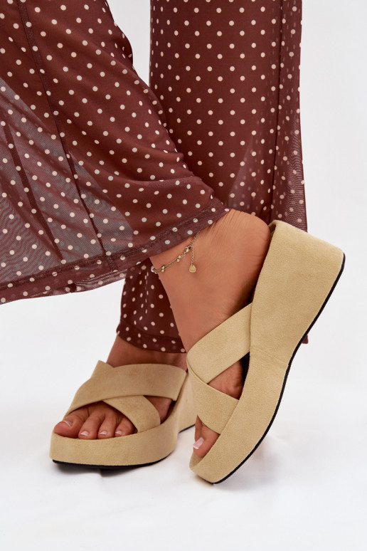 Chaussons pour femmes plateforme en daim synthétique „Calorine“ couleur jaune