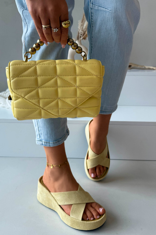 Chaussons pour femmes plateforme en daim synthétique „Calorine“ couleur jaune