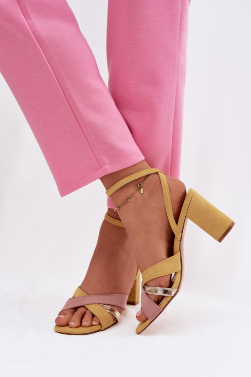 Damen-Sandalen mit hohen Absätzen mit Streifen aus Öko-INildlederoZue gelbe Farbe Karilora