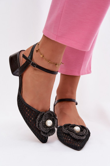 Dames sandalen met hak en versieringen, zwarte kleur Vionessa