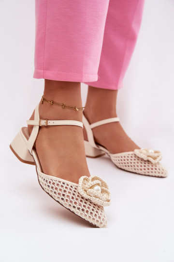 Damensandalen Klocke Mit Dekorationen Detalem elfenbeinfarbe Vionessa 2