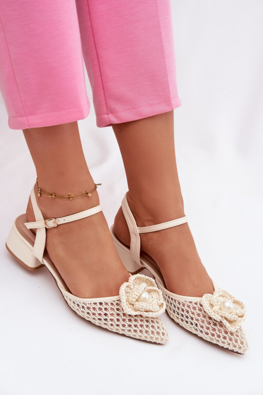 Damensandalen Klocke Mit Dekorationen Detalem elfenbeinfarbe Vionessa