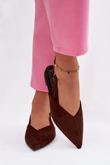 Ballerinas met gouden gespen van eco-suèdeoIne CzekoladoIne Palerra 2