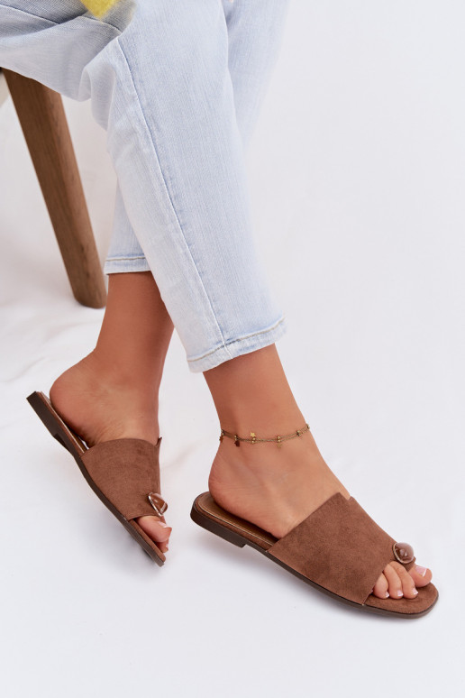 Chaussons Appartement pour femmes Avec des décorations Detalem en daim écologiqueoÀe marron Selavine