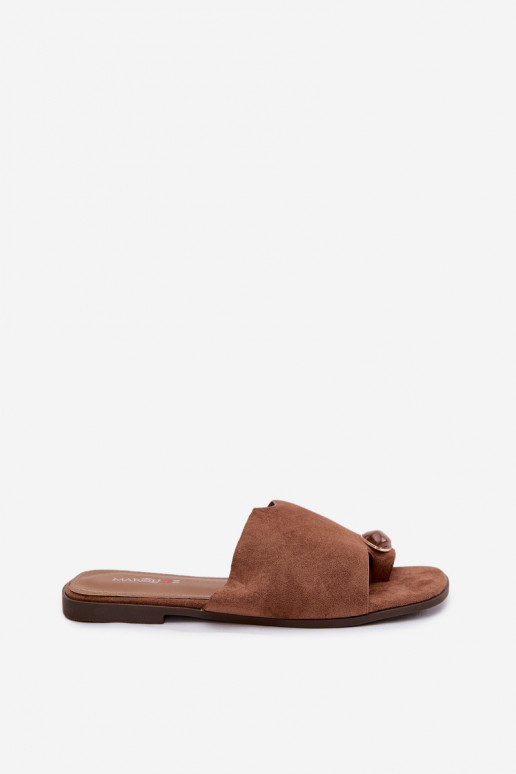 Chaussons Appartement pour femmes Avec des décorations Detalem en daim écologiqueoÀe marron Selavine