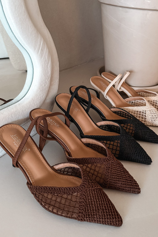 Bruine „Hanelis" sandalen met ajour elementen en dunne hakjes
