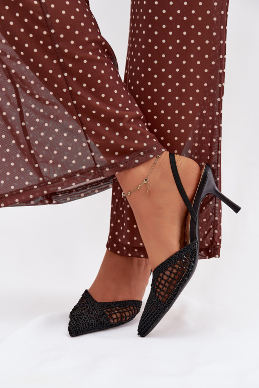 Zwarte „Hanelis" sandalen met ajour elementen en dunne hakjes