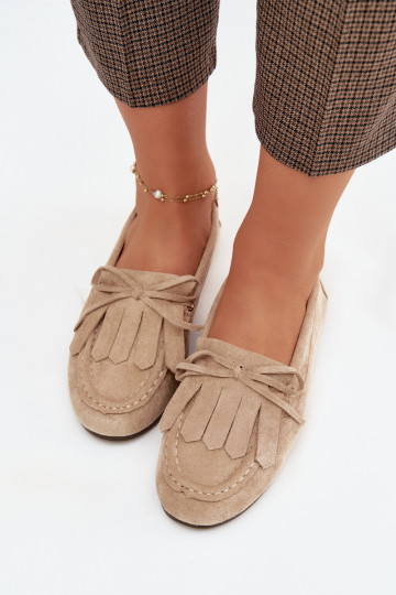 Sandfarbene Glorina Damen Mokassins mit stilvollen Details und Quasten
