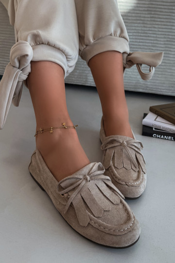 Sandfarbene Glorina Damen Mokassins mit stilvollen Details und Quasten 2