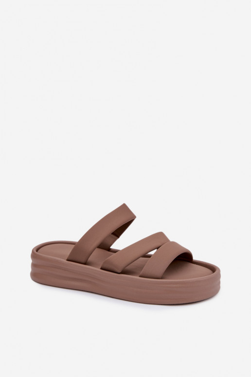  Pantoufles pour femmes avec une plateforme avec des bandes couleur kaki Liorine