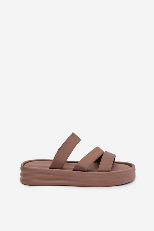  Pantoufles pour femmes avec une plateforme avec des bandes couleur kaki Liorine