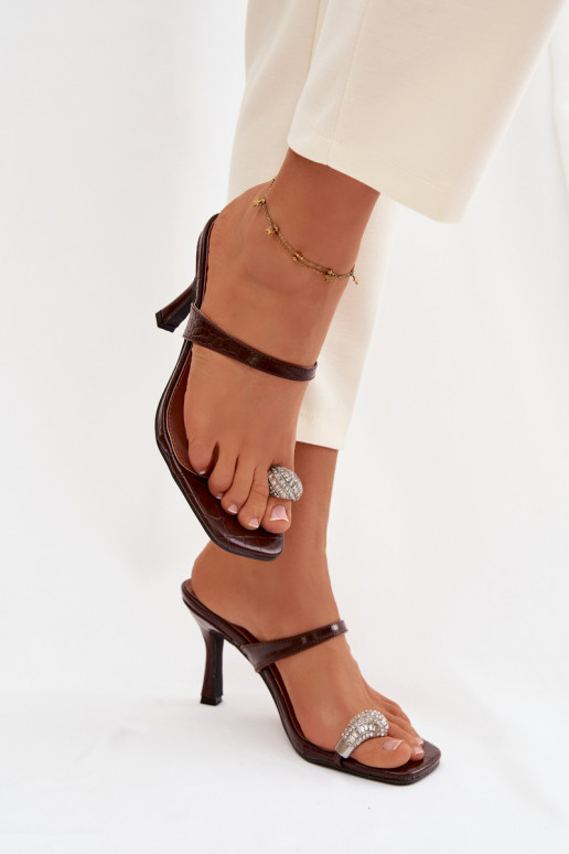 Pantoufles pour femmes avec des talons fins Avec des décorations Detalem CzekoladoÀe Lorissa