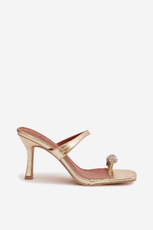 Pantoufles pour femmes avec des talons fins Avec des décorations Detalem couleur dorée Lorissa