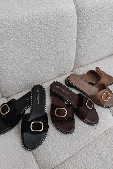 Damespantoffels met brede hakken met gouden gespen bruine kleur Selivelle 2