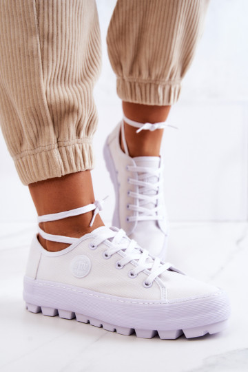 Chaussures de femme avec une plateforme BIG STAR JJ274488 couleur blanche