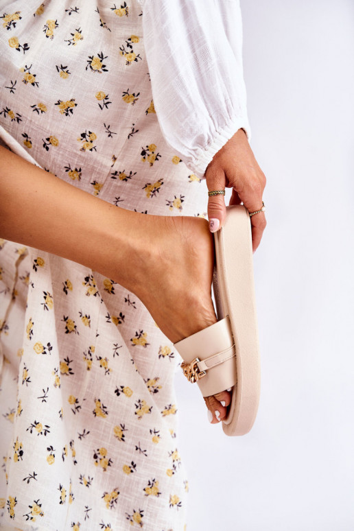 Pantoufles à la mode avec des chaînes beige Megosa