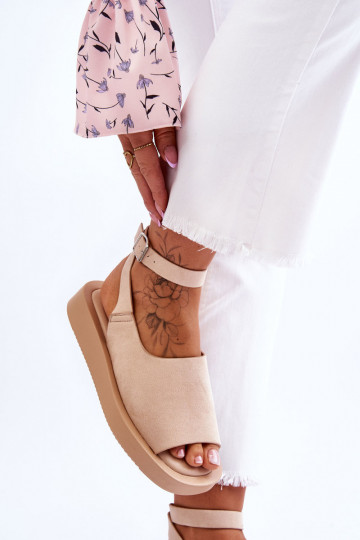 Bequeme Damensandalen mit einer Plattform Beige Rubie 2