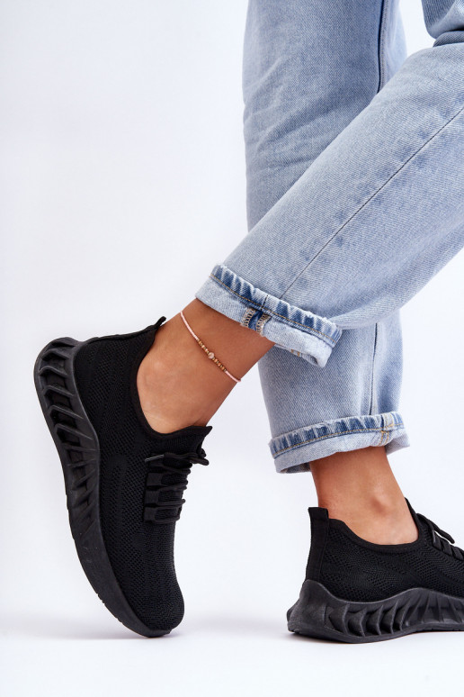 Féminin Un modèle convaincant  Chaussures modèle baskets couleur noire Venett