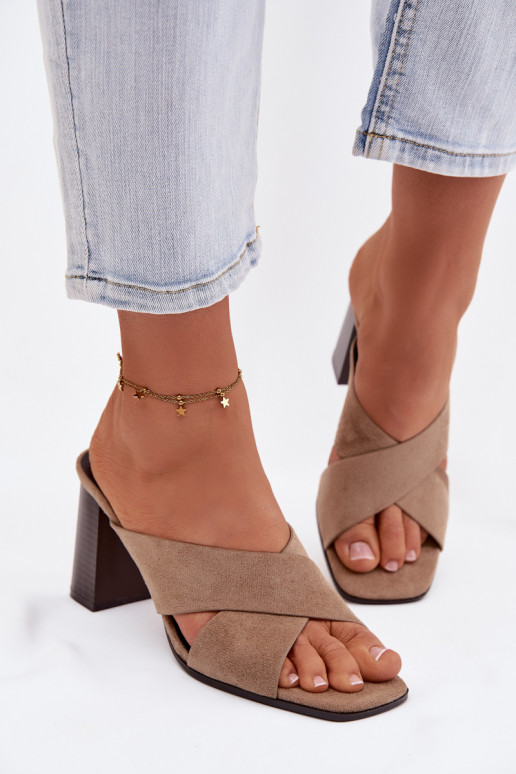 Pantoufles pour femmes avec des talons beige Denessa