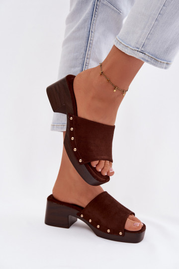 Chaussons mules pour femmes avec épingles dorées chocolat Davessa