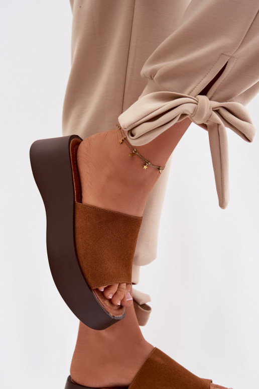 Pantoufles pour femmes avec une plateforme marron Liorisse