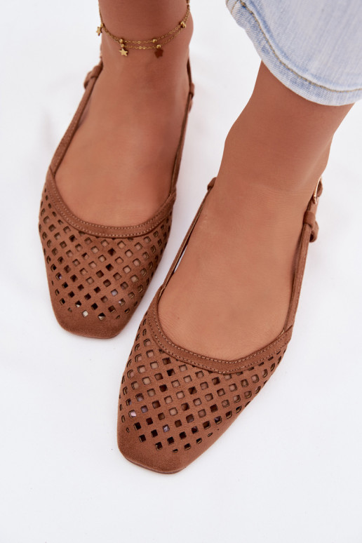 Ballerines ajouréesen daim écologiqueu marron Farivelle