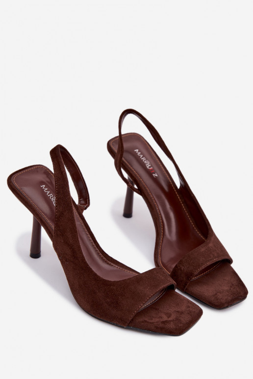 Sandales pour femmes avec des talons finsen daim écologiqueu CzekoladoÀe Calvoria