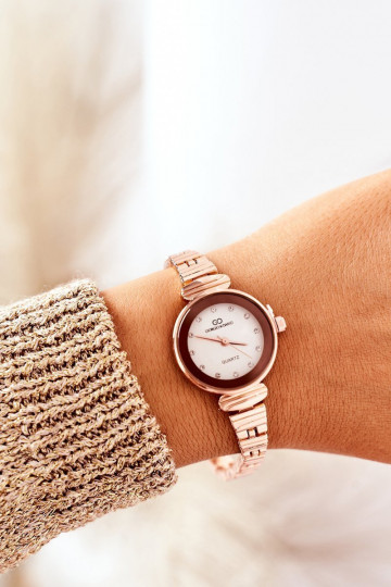 Montre femme Sur le bracelet Giorgio&Dario couleur or rose